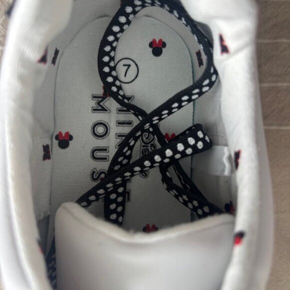 Disney Minnie Mouse Women's Low-top Court Sneakers - Picture 7 of 8